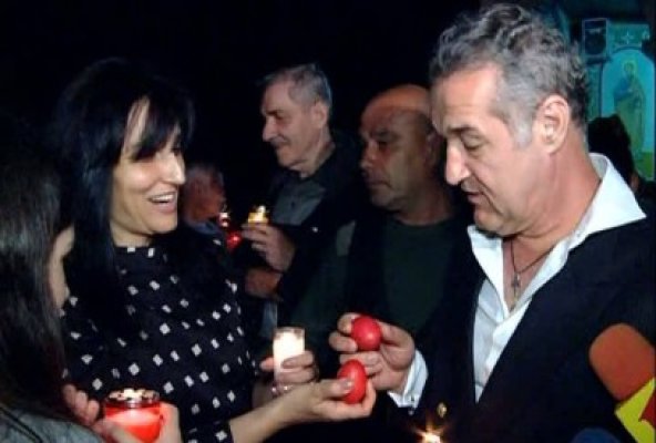 Greii fotbalului, primul Paşte după gratii: Gigi Becali şi finul Cristi Borcea au participat la slujbă şi s-au spovedit la Poarta Albă